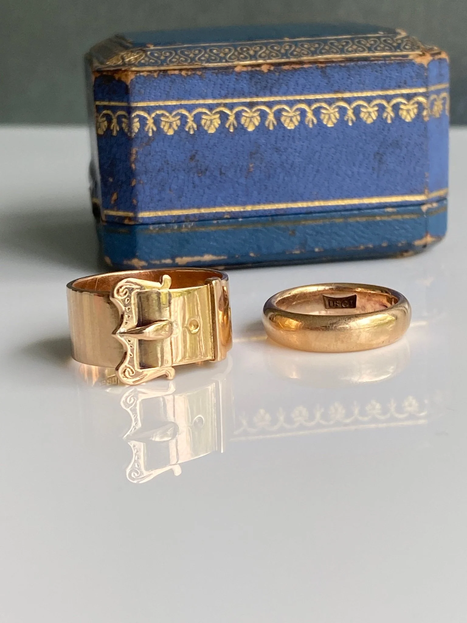 Antique Gold Wedding Band - Image 3