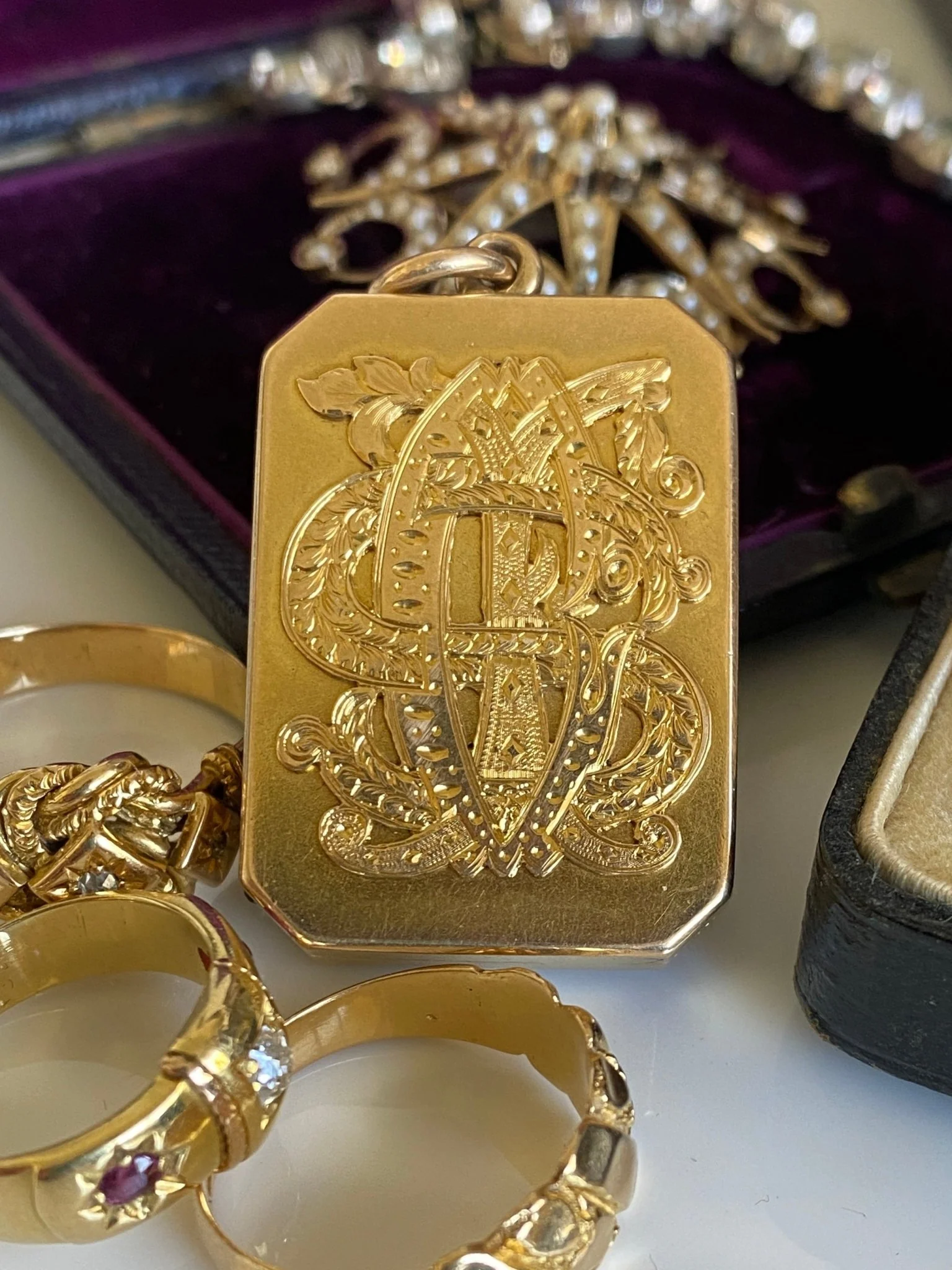 Antique Victorian Gold Locket - Image 3
