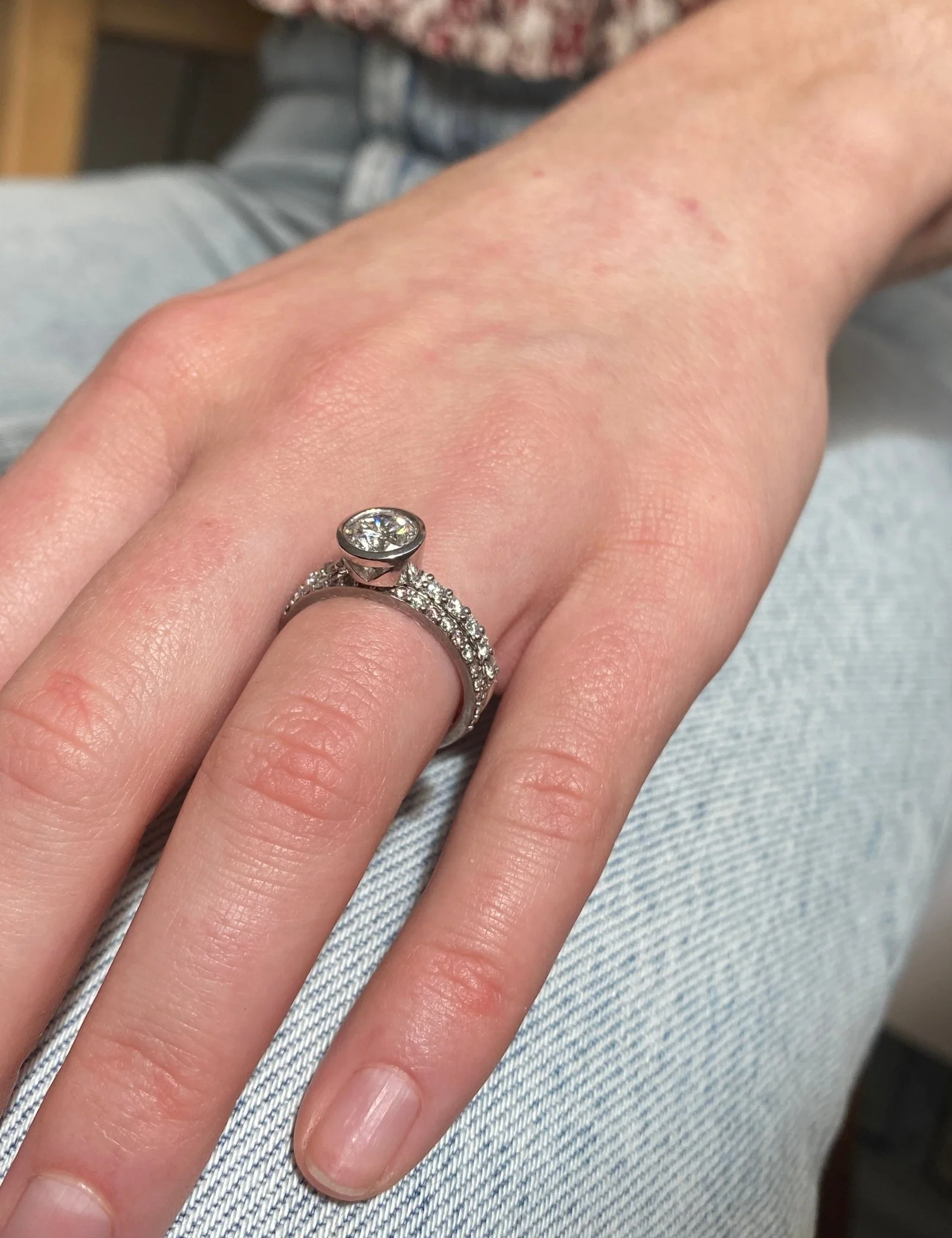Stunning Solitaire Diamond Ring - Image 3