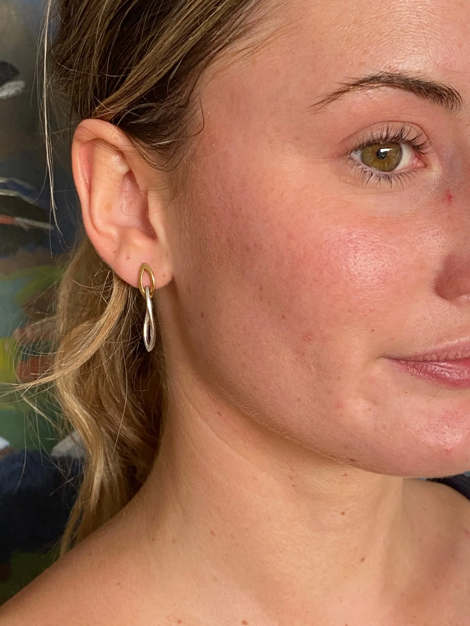 Modern Two-Tone Gold Drop Earrings - Image 3