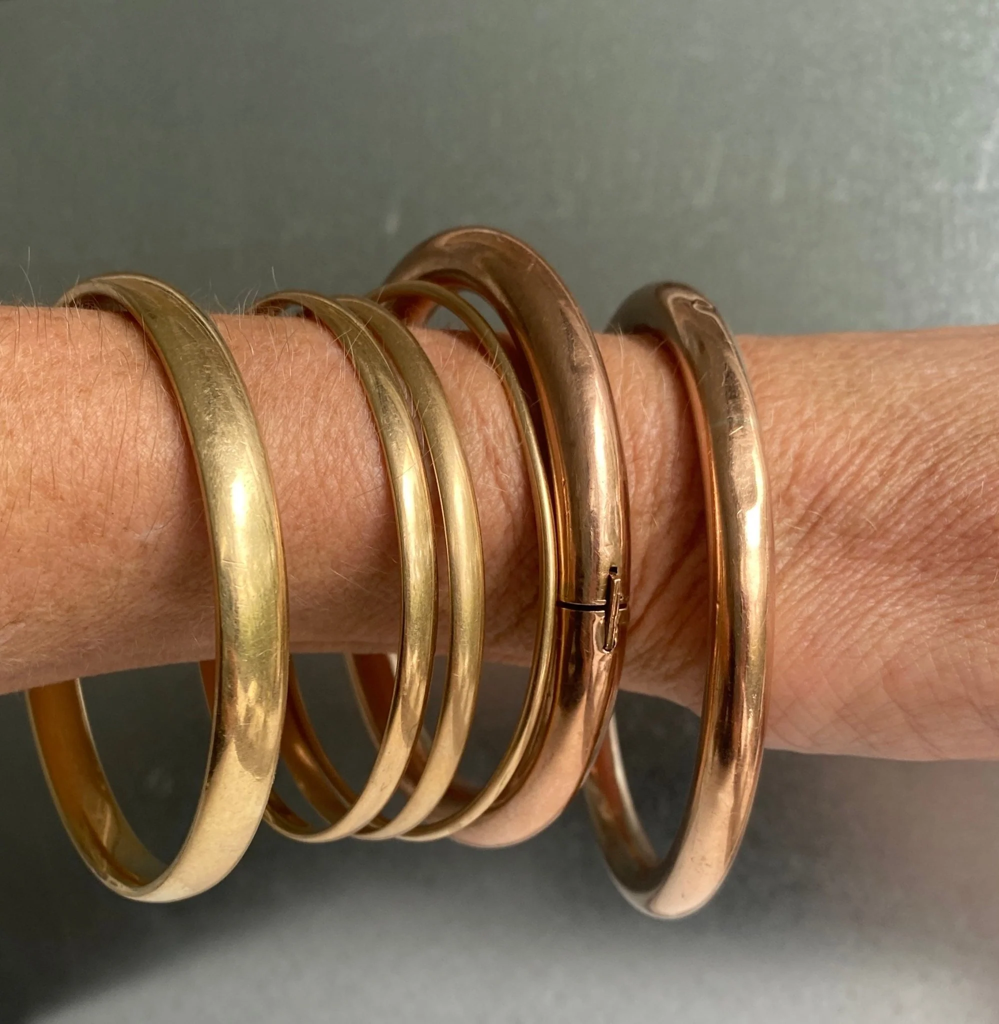 Vintage Gold Hoop Bangle - Image 3